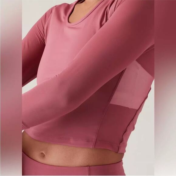NWT Athleta Pacer Mesh Athletic Long Sleeve Cropped Top Medium "Berry Rose" - Picture 12 of 12